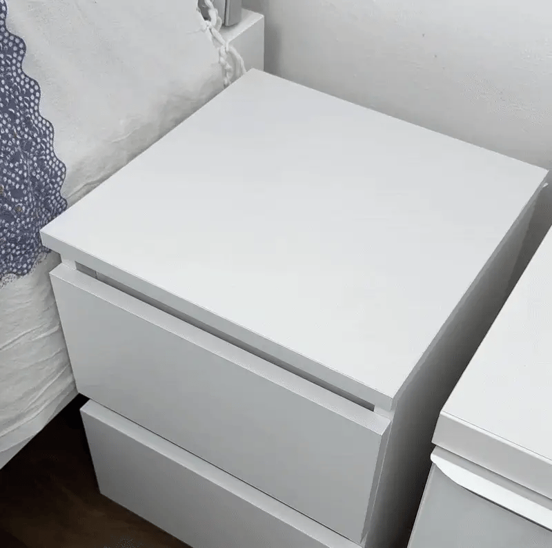 OMNI™ Table de nuit avec compartiment secret